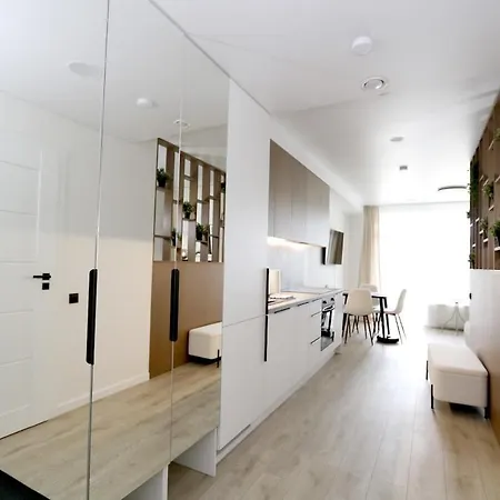 شقة Stylish In Visoriai Fast Wi-fi