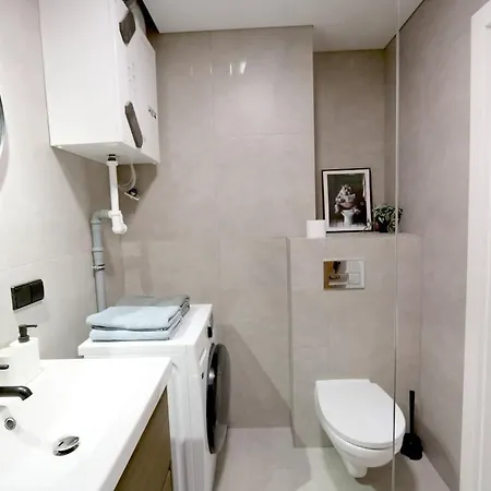 Stylish In Visoriai Fast Wi-fi شقة